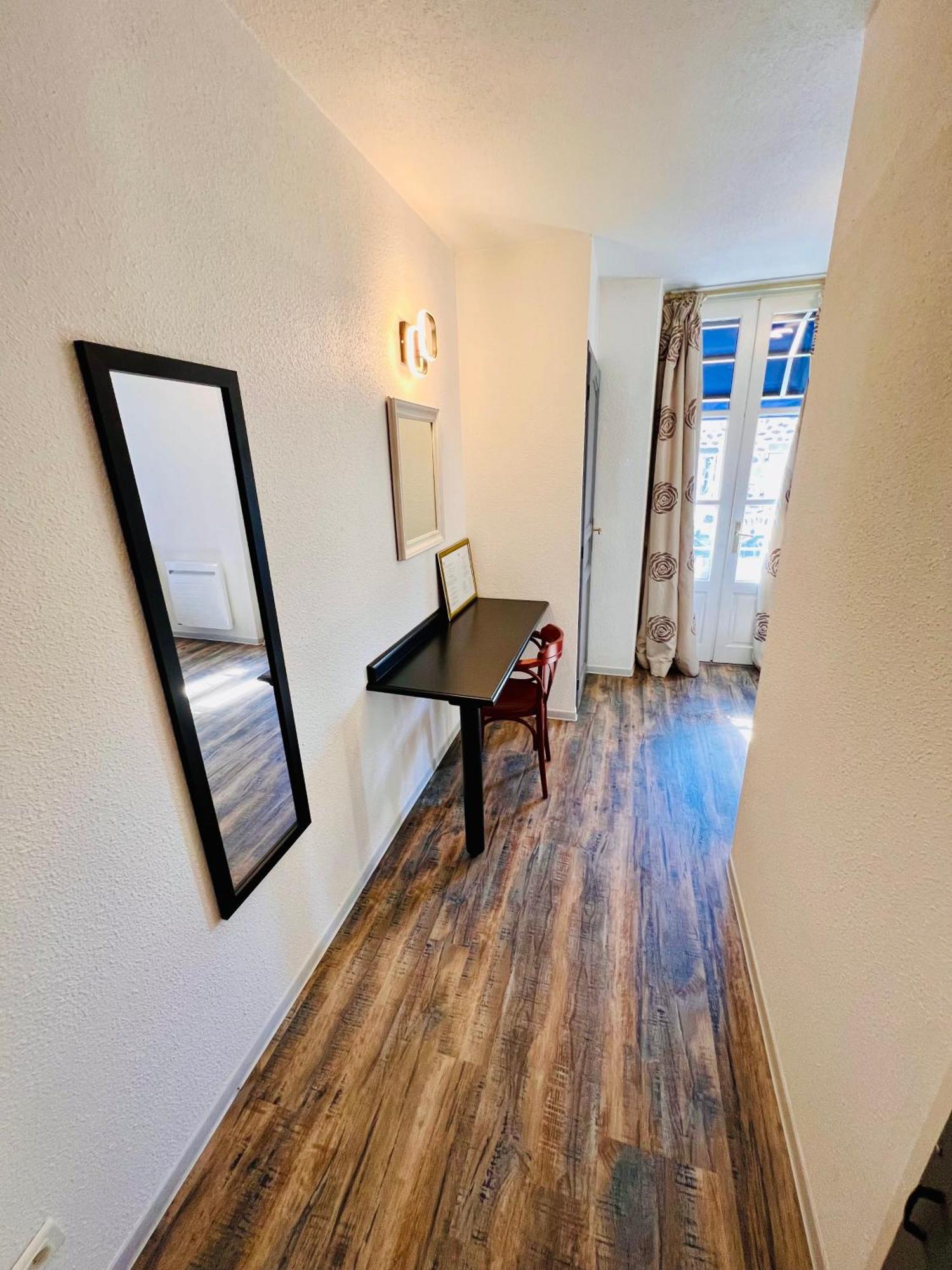 Logis Hotel Le Relais Des Remparts Allanche المظهر الخارجي الصورة
